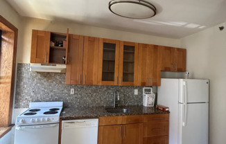 2 beds, 1 bath, $2,900, Unit C8