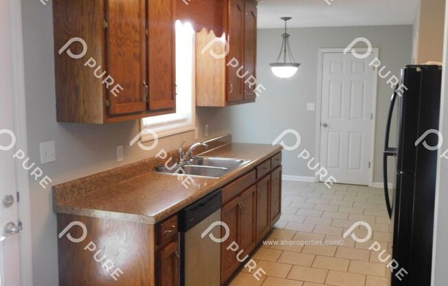 3 beds, 2 baths, $1,485