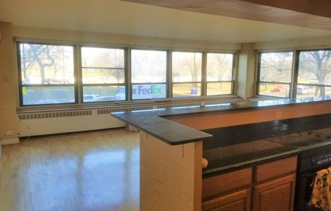 2 beds, 1 bath, 1,250 sqft, $2,735, Unit 418-0205