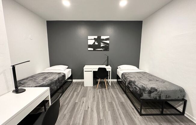 8 beds, 4 baths, 376 sqft, $944, Unit Room 201 - 201 - 1 - A