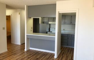 2 beds, 1 bath, $2,100