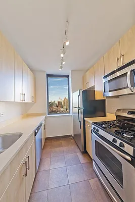 Studio, 1 bath, $4,900, Unit 33H