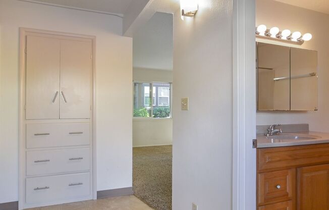 2 beds, 1 bath, $1,550, Unit 2