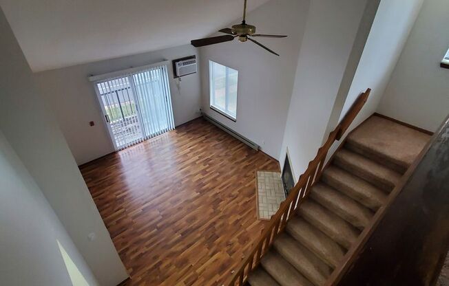 2 beds, 1.5 baths, 950 sqft, $1,434, Unit 5811-2A
