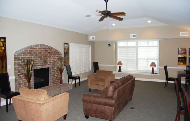 Lounge Area With Fireplace at Fieldstream Apartment Homes, Ankeny, 50023