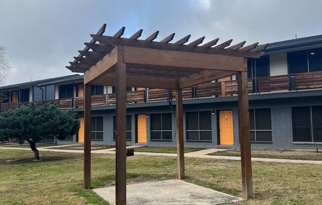 Spanish Crest Apartments