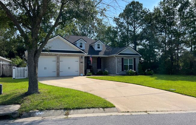 Beautiful 4 Bedroom, 2 Bath Milton Home available !!