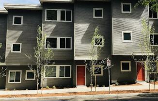 704 SW Broadway Dr