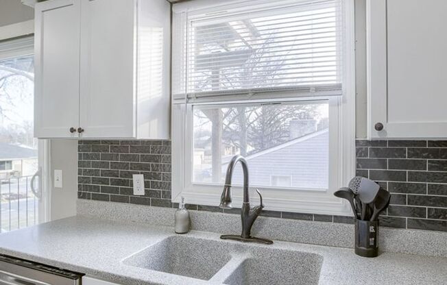 East Sheridan Apartments: Your Ideal Furnished Home in the Heart of Downtown Papillion