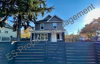 2 beds, 1 bath, $1,095