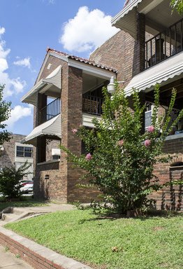 1 bed, 1 bath, 775 sqft, $1,050, Unit 1411-2