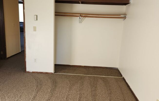 2 beds, 1.5 baths, 1,020 sqft, $1,300, Unit #E