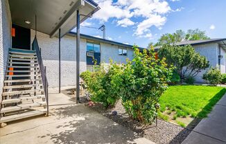 2 beds, 1 bath, 760 sqft, $1,100, Unit 22