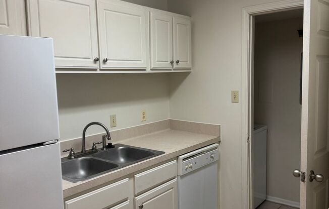 2 beds, 2 baths, 950 sqft, $1,070, Unit 161G