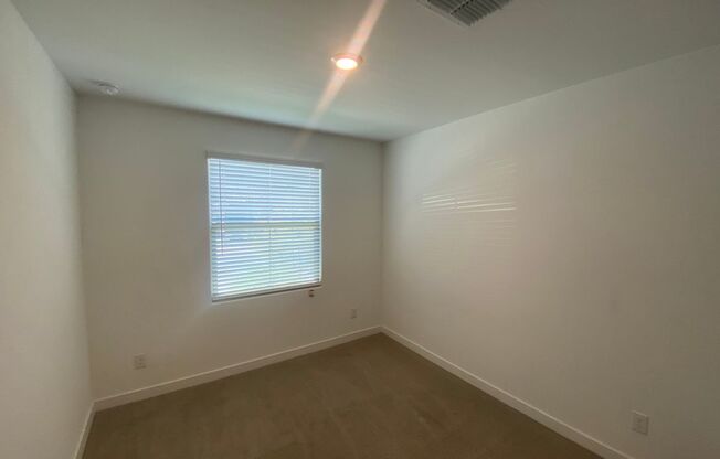 5 beds, 3 baths, $2,745