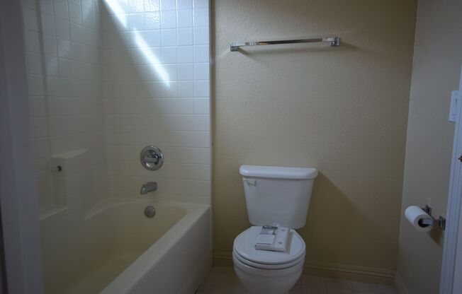 3 beds, 2.5 baths, $2,010