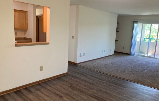 3 beds, 1 bath, 1,040 sqft, $1,695, Unit 3172-302