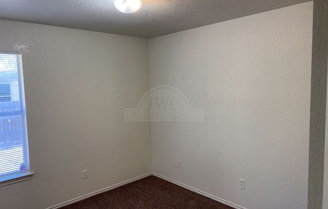 3 beds, 2 baths, $1,095, Unit 3302 Toledo Unit A