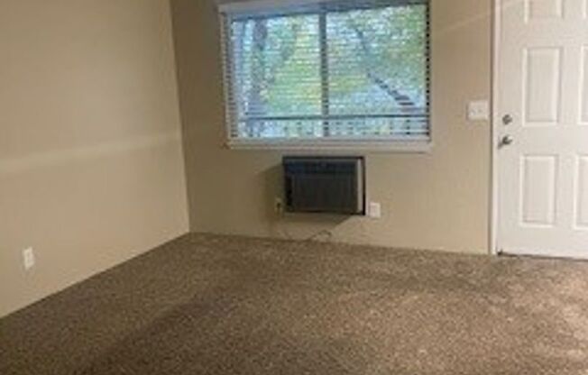 1 bed, 1 bath, 550 sqft, $1,195, Unit 7