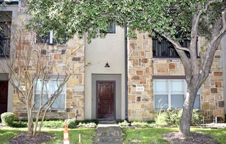Fabulous 2-2.5-2 Condo in Lower Greenville, Dallas!