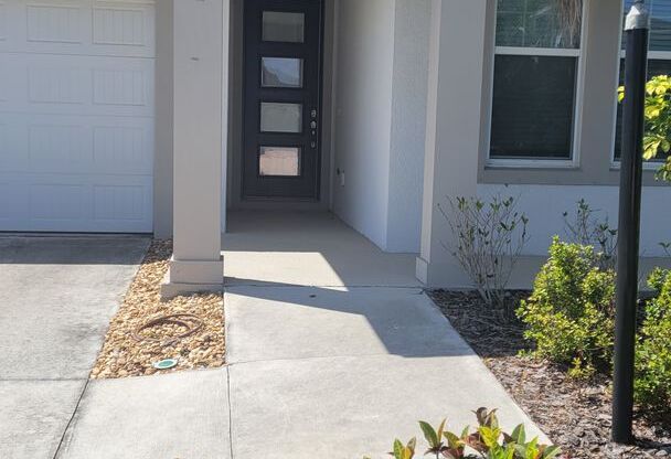 Annual Unfurnished 3/2 single family home in gated community off SR-70!