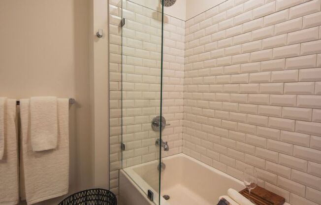 Soaking Tubs With Ceramic Tile at Fedora Bliss LLC, Woodland Hills, CA