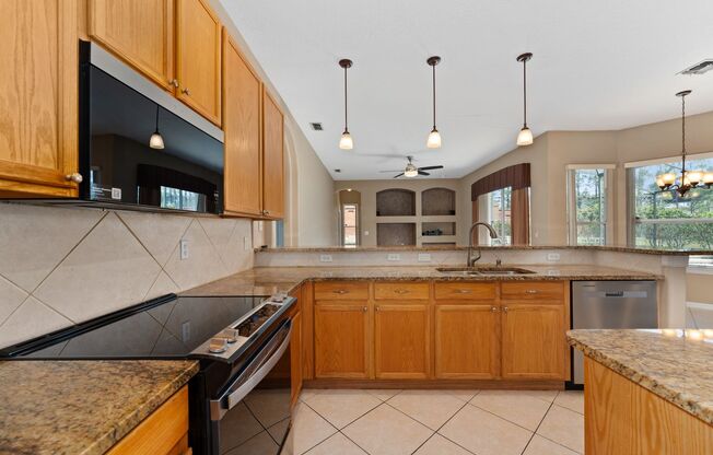 Spacious 4/3 Pool Home in the Gated Lake Fischer Estates of Gotha