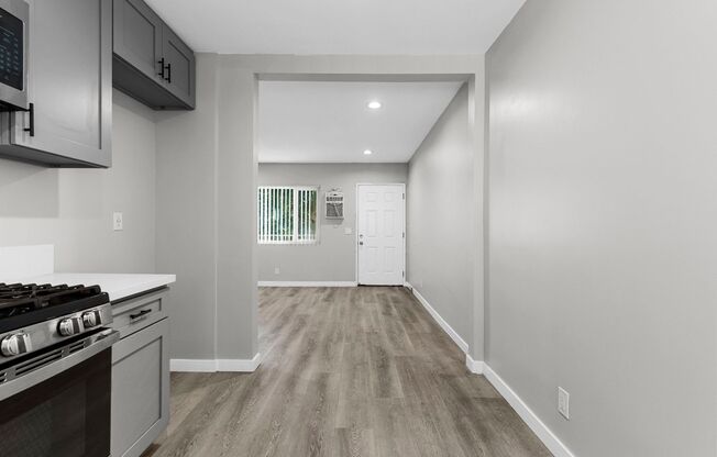 2 beds, 1 bath, 750 sqft, $2,295, Unit 201-05