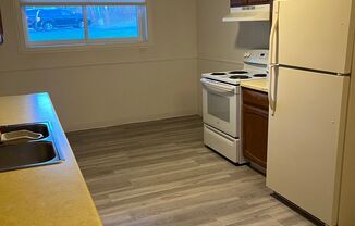 3 beds, 2 baths, $1,800, Unit 108