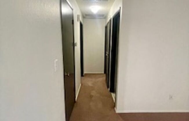 2 beds, 1 bath, 700 sqft, $1,285, Unit A