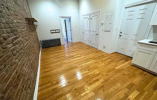 151 KINGSLAND AVE