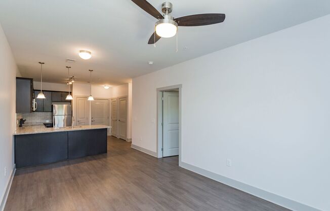 1 bed, 1 bath, 665 sqft, $1,715
