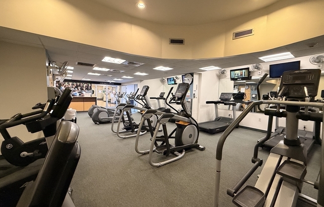 1 bed, 1 bath, 880 sqft, $2,950, Unit 424