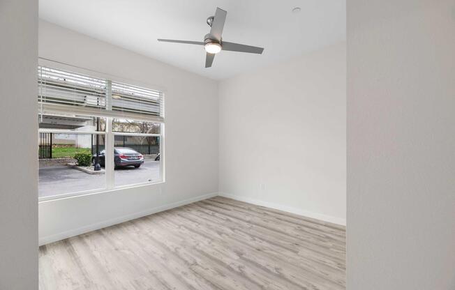 1 bed, 1 bath, 580 sqft, $1,995