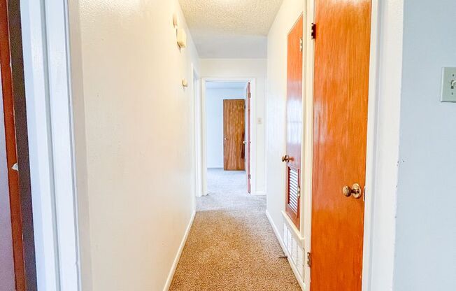 3 beds, 1 bath, $1,095