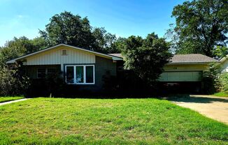 Spacious 3 bed 2 bath home in Central Lubbock