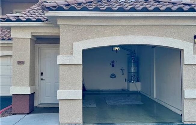 2 beds, 2 baths, $1,550, Unit Building 1
