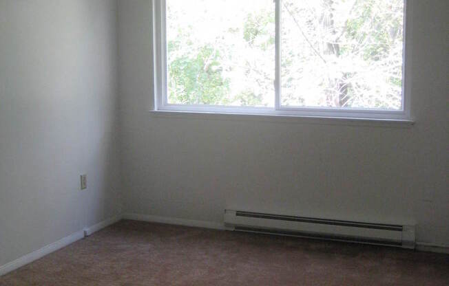 2 beds, 1 bath, 680 sqft, $1,310, Unit 113-326