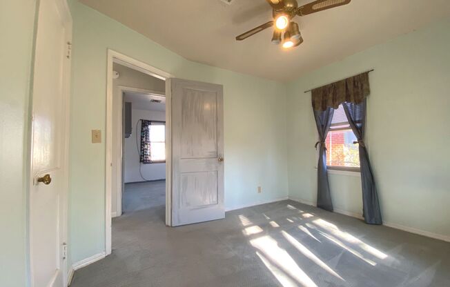 2 beds, 1 bath, $1,195