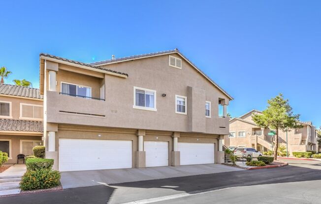 Beautiful 2 bedroom in Peccole Ranch