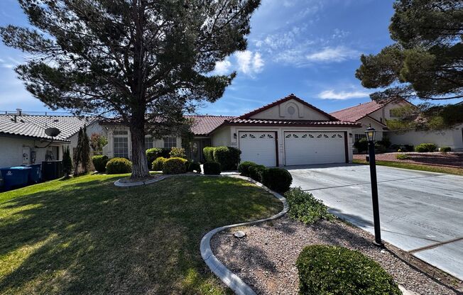 4 BED HOME IN GUARD GATED COMMUNITY!