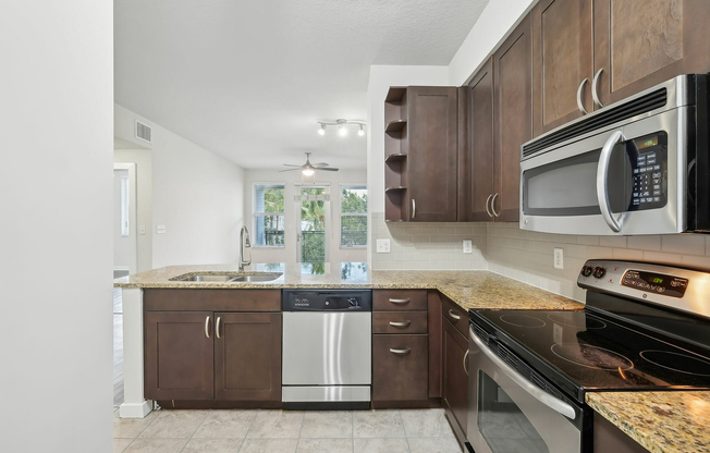 12-web-or-mls-Congress Park Dr unit 476-011