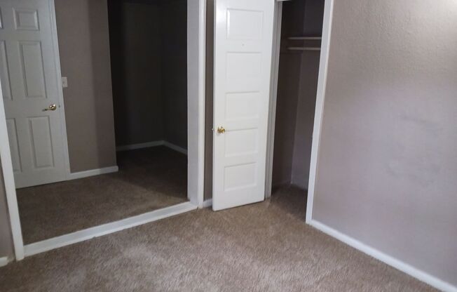 3 beds, 2 baths, $1,250