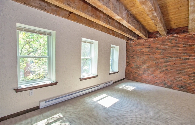 146 COMMERCIAL ST