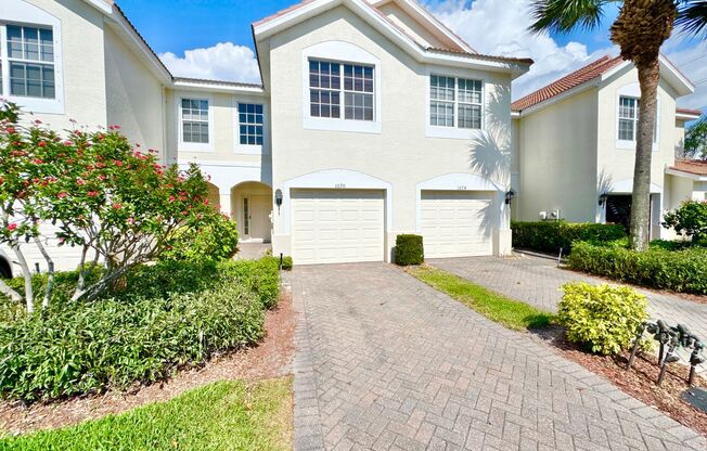 **STRATFORD PLACE**3 BED/2 BATH**TOWNHOME**GARAGE**CENTRAL NAPLES**ANNUAL RENTAL**