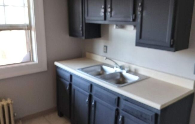 2 beds, 1 bath, 700 sqft, $875, Unit DM301