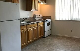 2 beds, 1 bath, $1,750, Unit 2