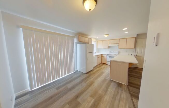 1990 10th St. &amp; 995 S St.