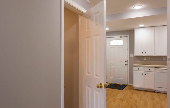 Charming 2Bed/1.5Bath in Westport, MD!