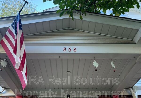 868 ACADEMY AVE